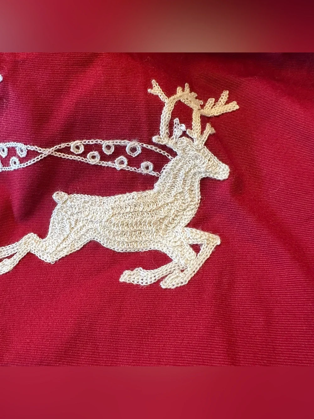 Pottery Barn Sleigh Bell Crewel Emroidered Cotton Table Throw